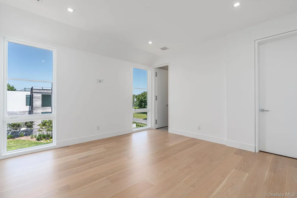 9 E Division Street Westhampton Beach, NY 11978