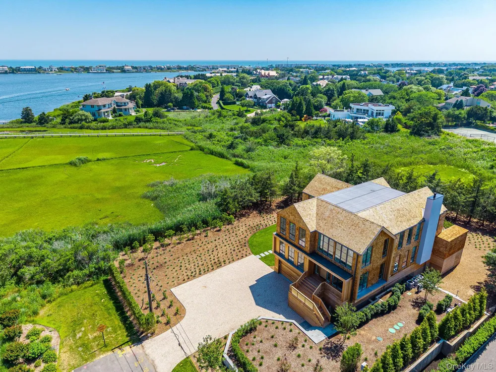 9 E Division Street Westhampton Beach, NY 11978