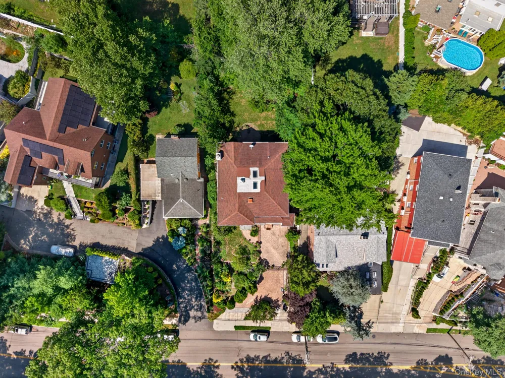 71-57 Douglaston Parkway Little Neck, NY 11362