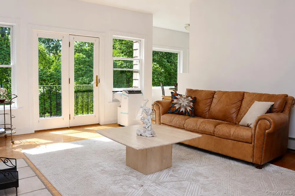 37 Old Post Lane Mamaroneck, NY 10543