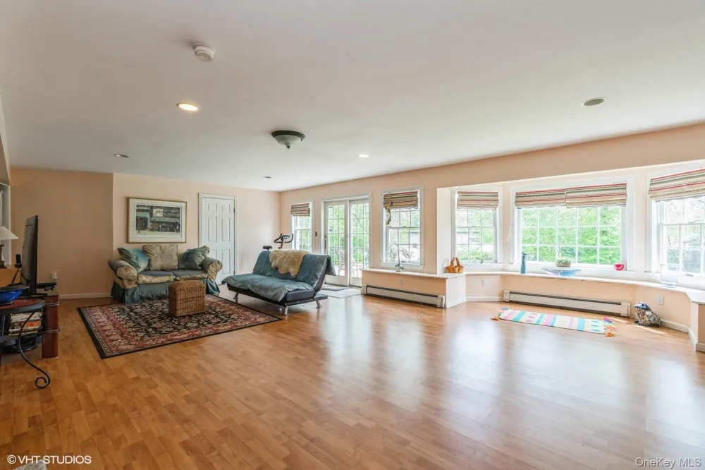 37 Old Post Lane Mamaroneck, NY 10543