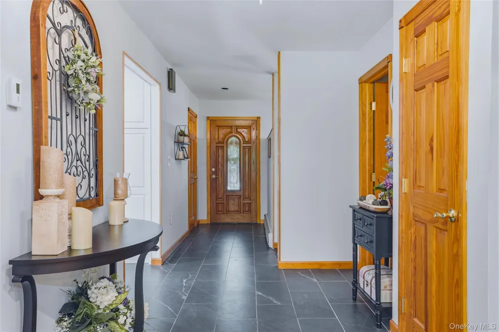 43 Nathan Hale Drive Stormville, NY 12582