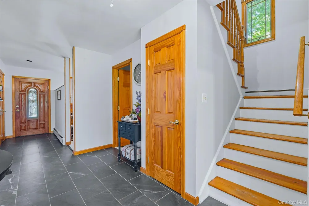 43 Nathan Hale Drive Stormville, NY 12582
