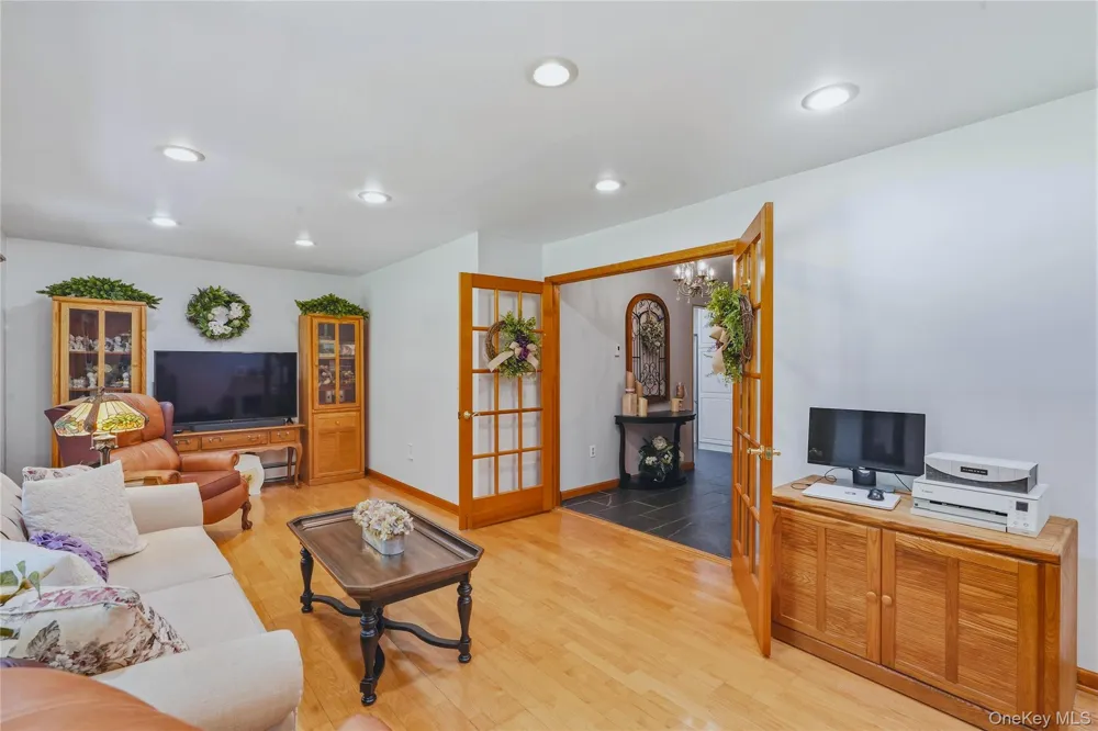 43 Nathan Hale Drive Stormville, NY 12582