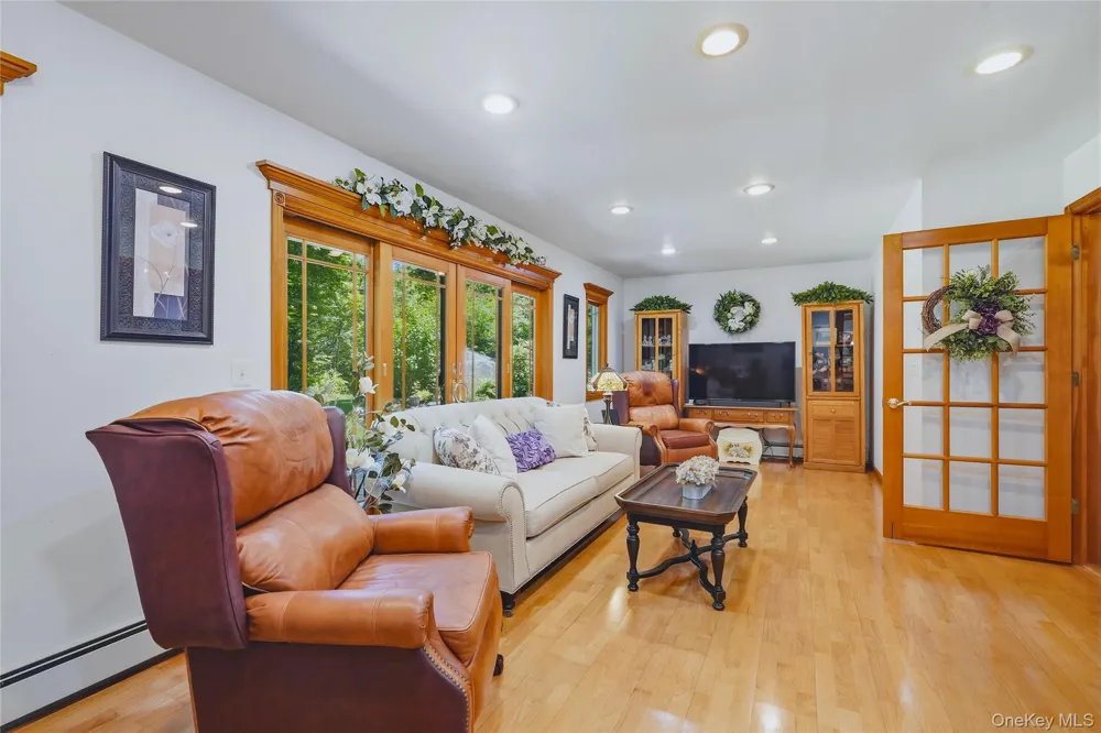 43 Nathan Hale Drive Stormville, NY 12582