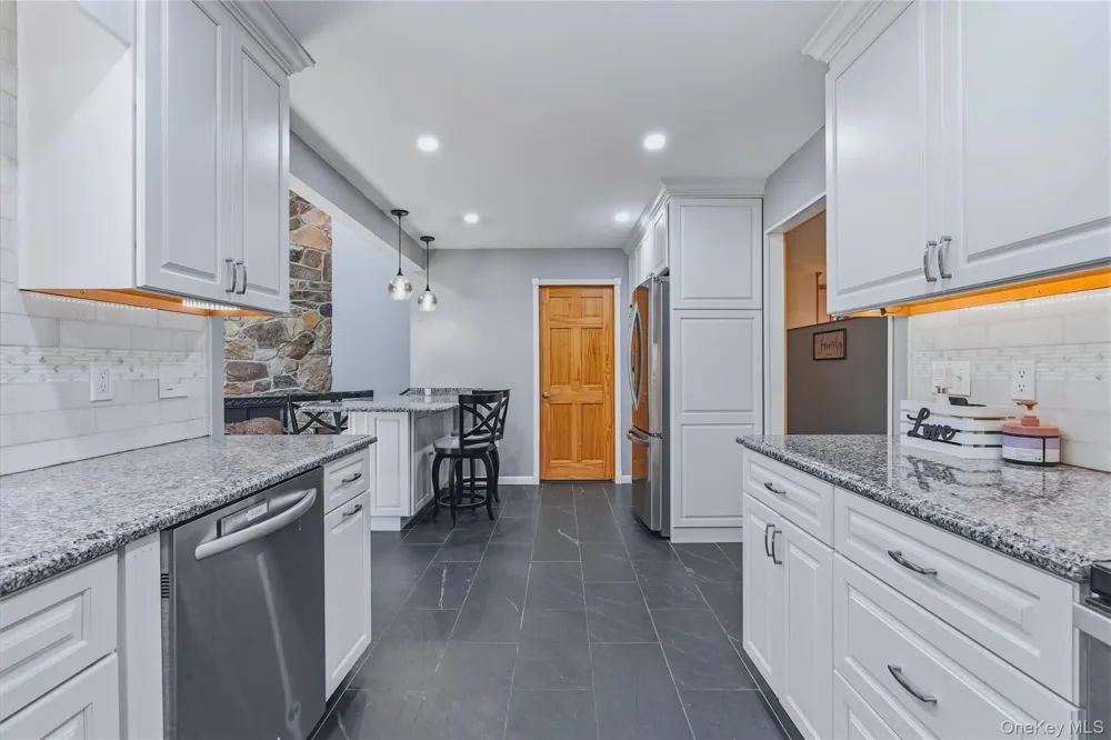 43 Nathan Hale Drive Stormville, NY 12582