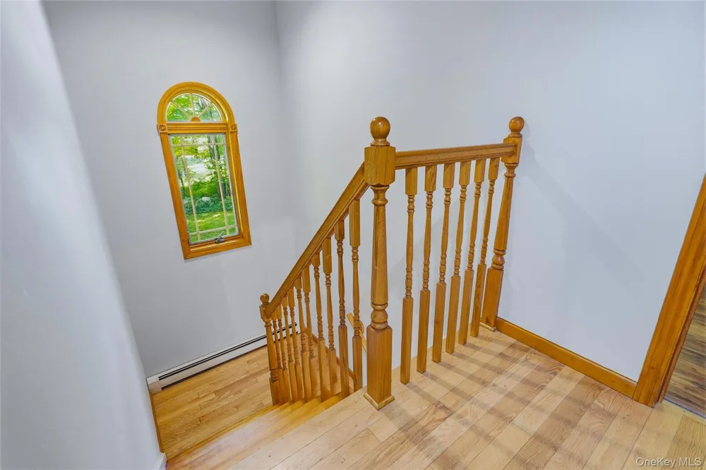 43 Nathan Hale Drive Stormville, NY 12582