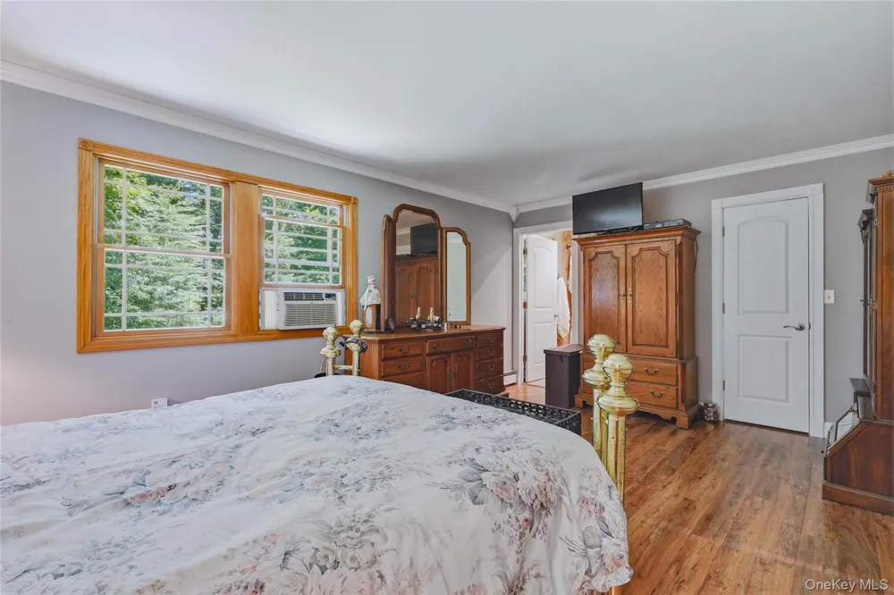 43 Nathan Hale Drive Stormville, NY 12582