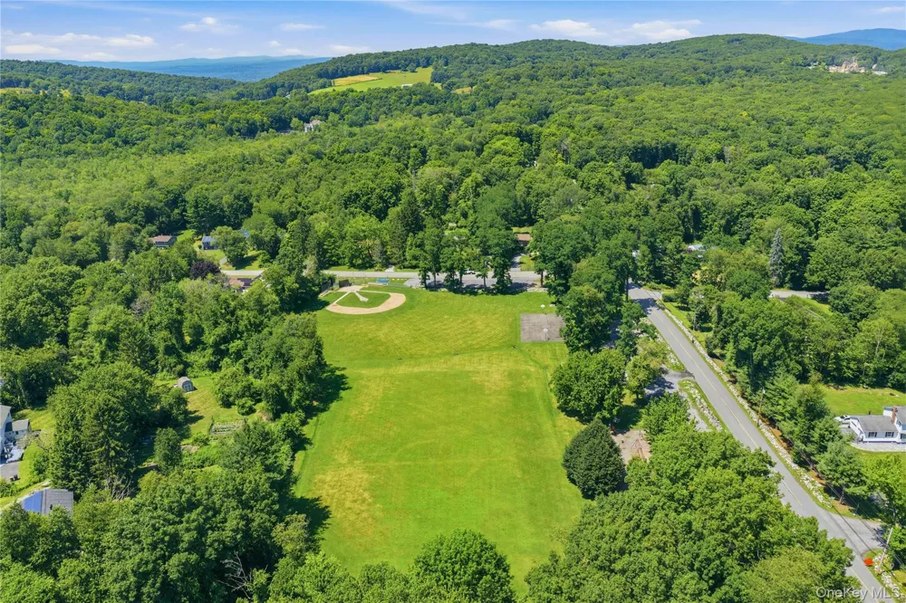 43 Nathan Hale Drive Stormville, NY 12582