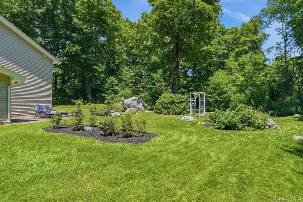 43 Nathan Hale Drive Stormville, NY 12582