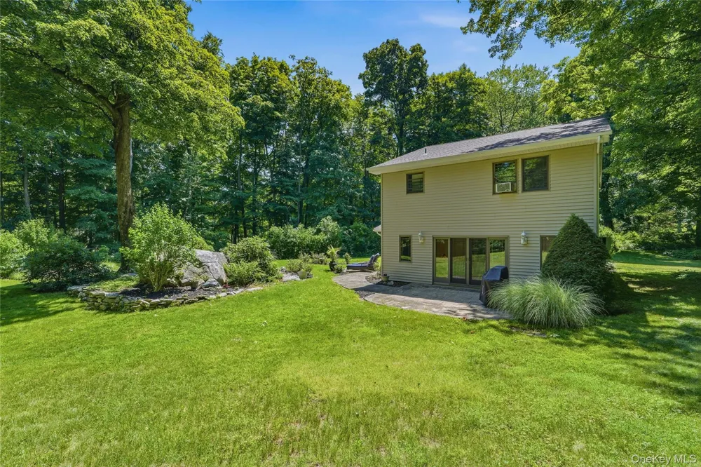 43 Nathan Hale Drive Stormville, NY 12582