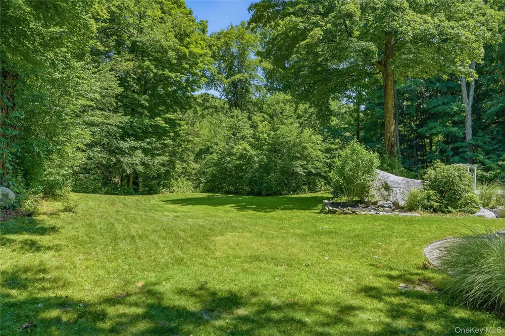 43 Nathan Hale Drive Stormville, NY 12582