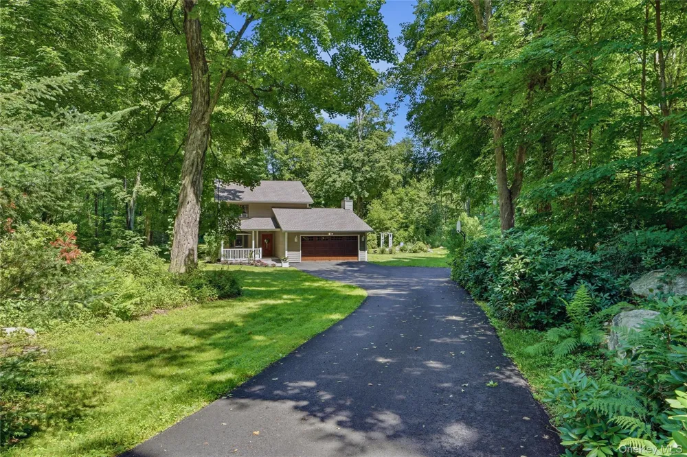 43 Nathan Hale Drive Stormville, NY 12582