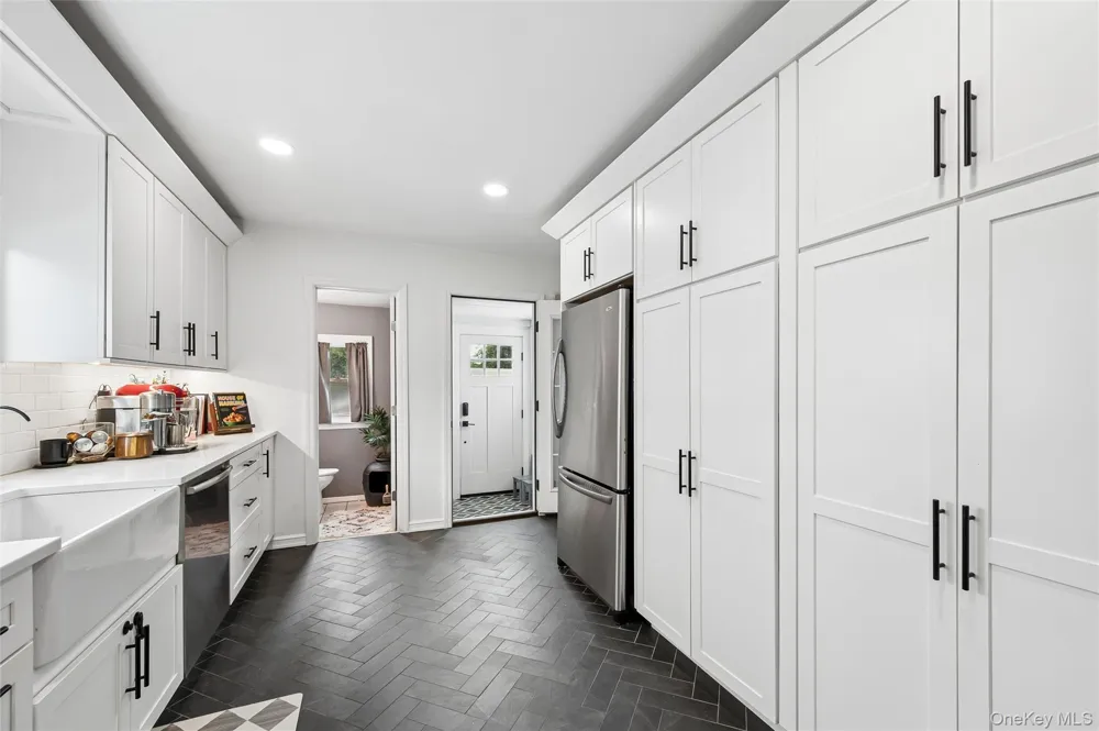 104 Park Avenue Babylon, NY 11702
