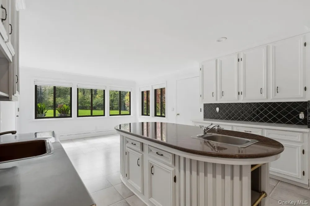 19 Frost Creek Drive Locust Valley, NY 11560