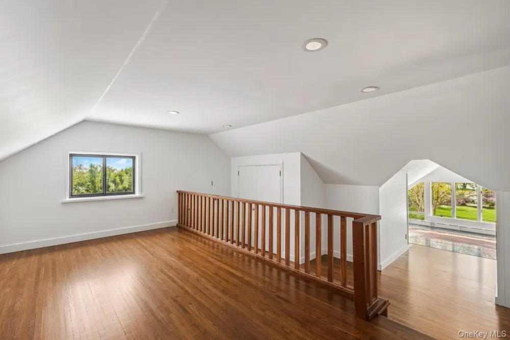 19 Frost Creek Drive Locust Valley, NY 11560