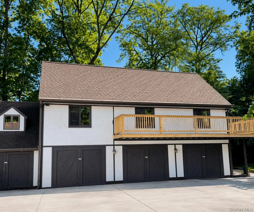 19 Frost Creek Drive Locust Valley, NY 11560