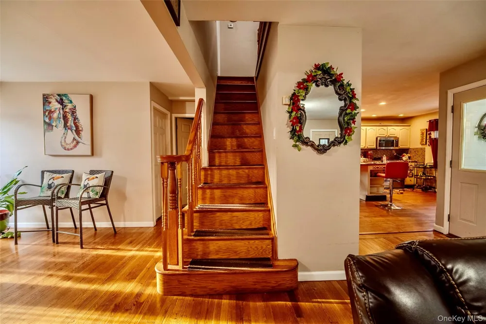 44 S Howell Avenue Farmingville, NY 11738