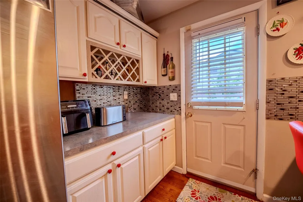 44 S Howell Avenue Farmingville, NY 11738