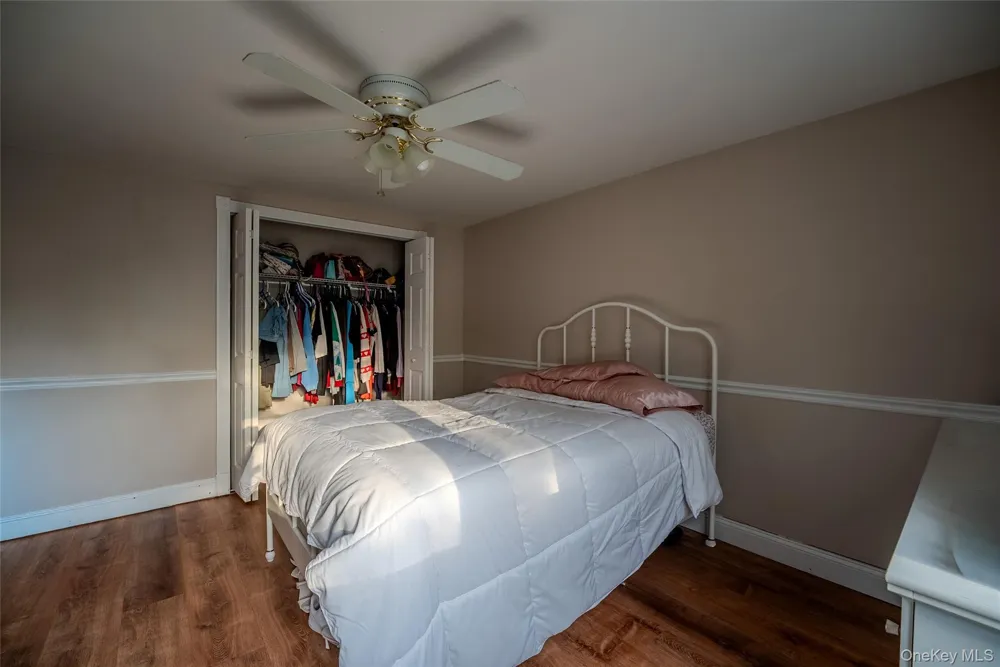 44 S Howell Avenue Farmingville, NY 11738