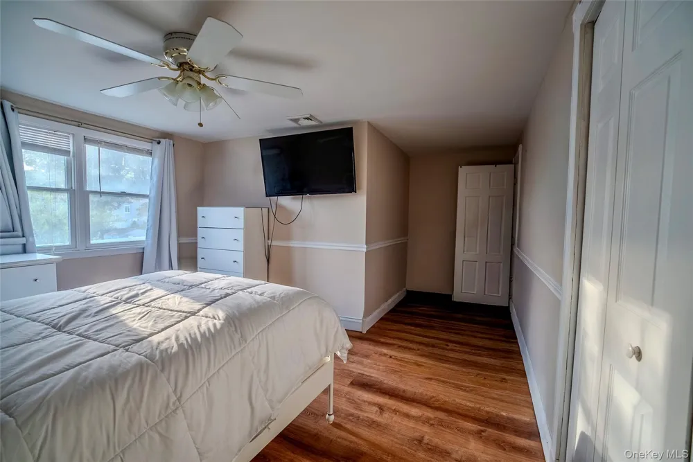 44 S Howell Avenue Farmingville, NY 11738