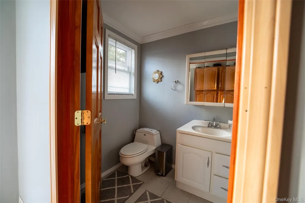 44 S Howell Avenue Farmingville, NY 11738