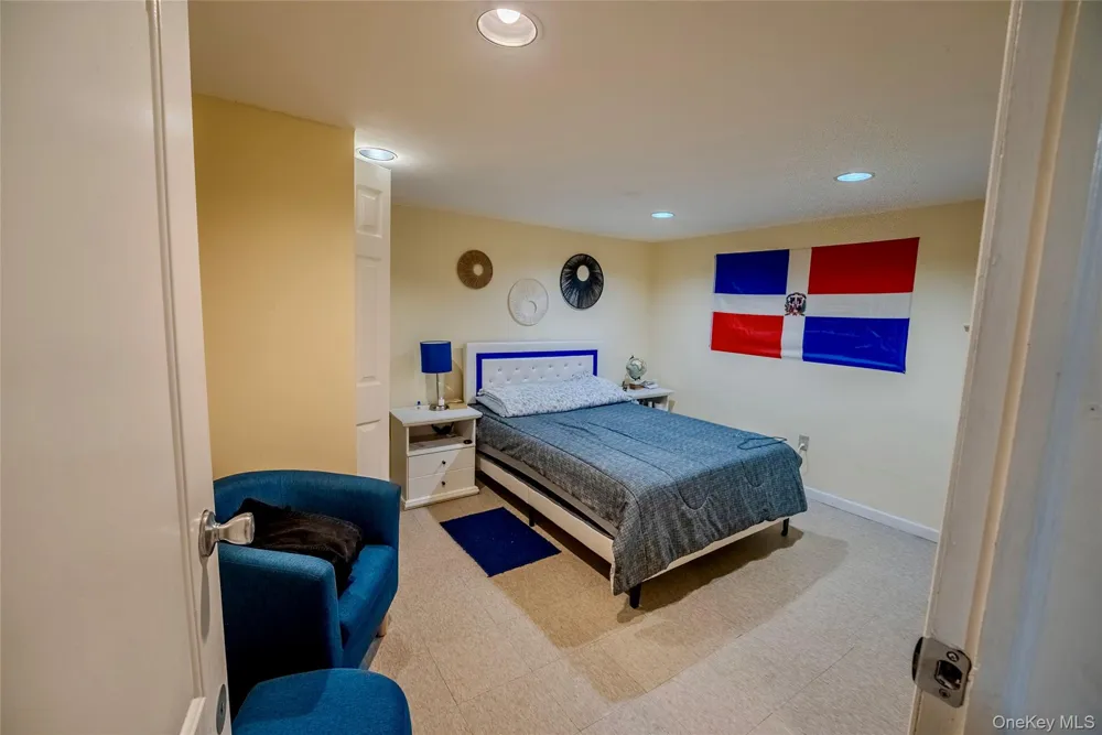 44 S Howell Avenue Farmingville, NY 11738