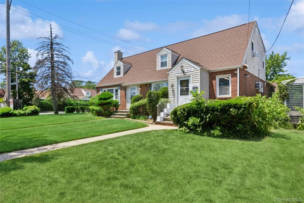 5 Seaton Gate Valley Stream, NY 11580