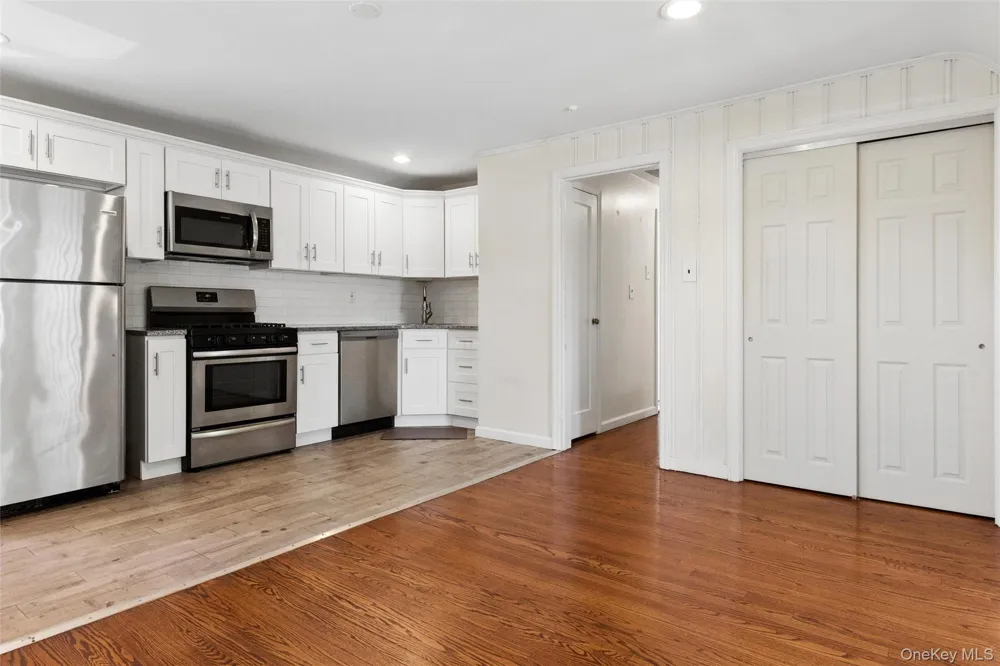 5 Seaton Gate Valley Stream, NY 11580