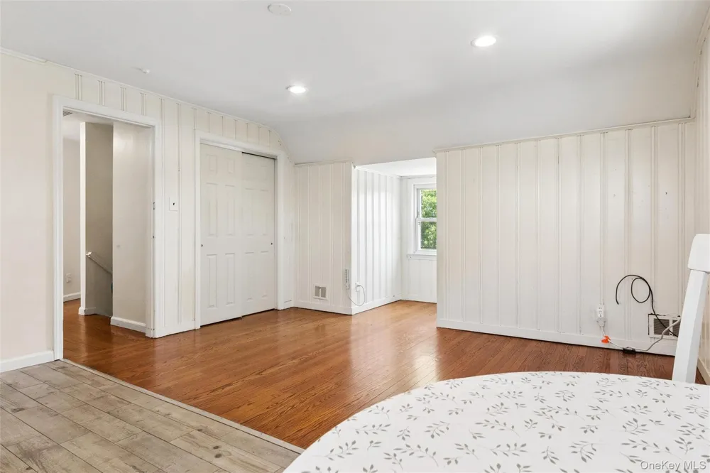 5 Seaton Gate Valley Stream, NY 11580
