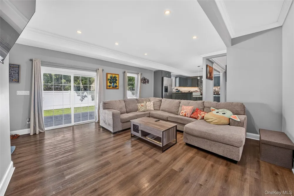 208 Newburgh Avenue Medford, NY 11763