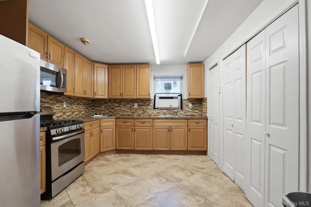 252 Saddle River Road Monsey, NY 10952