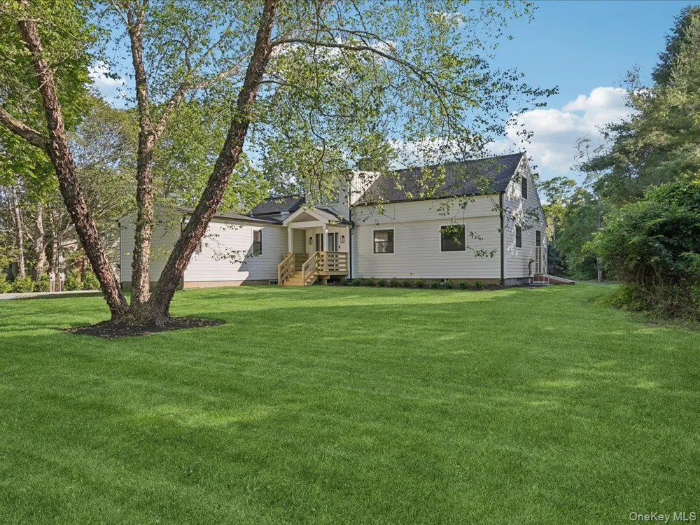 1579 Sea Road Southampton, NY 11968