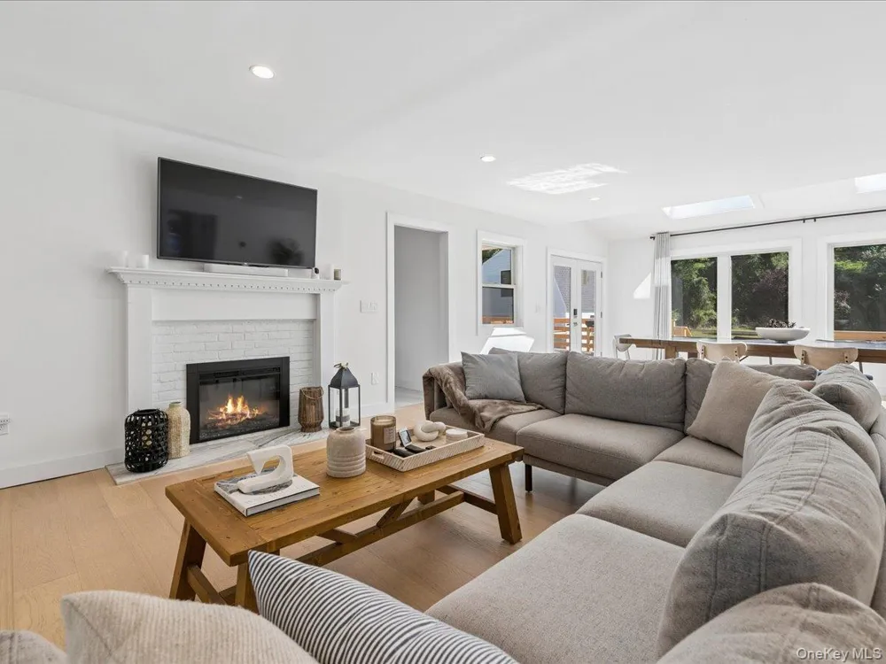 1579 Sea Road Southampton, NY 11968