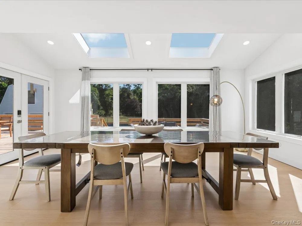 1579 Sea Road Southampton, NY 11968