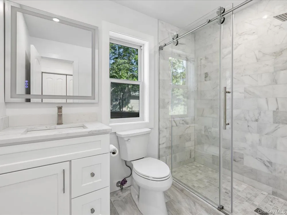 1579 Sea Road Southampton, NY 11968