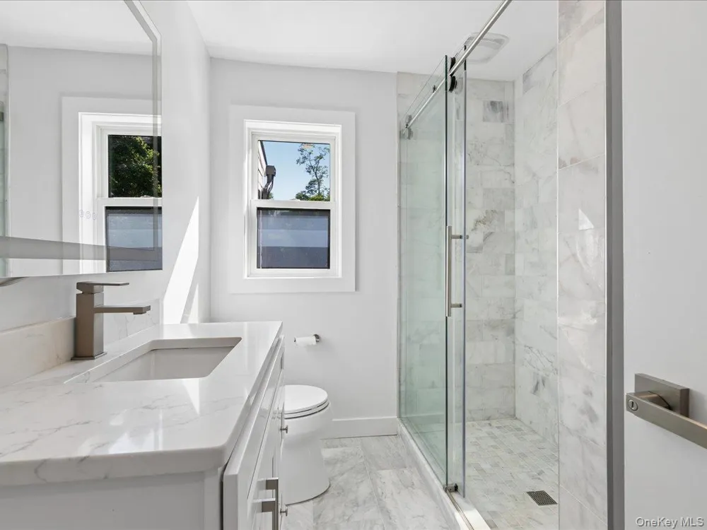 1579 Sea Road Southampton, NY 11968