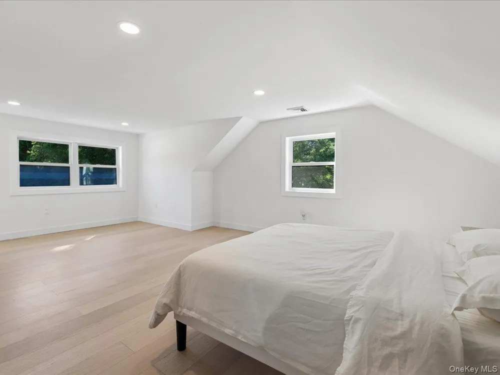1579 Sea Road Southampton, NY 11968