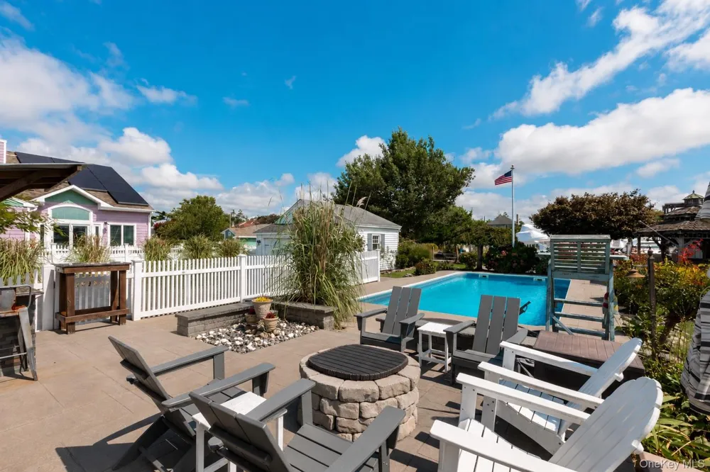 53 Mowbray Avenue Bay Shore, NY 11706