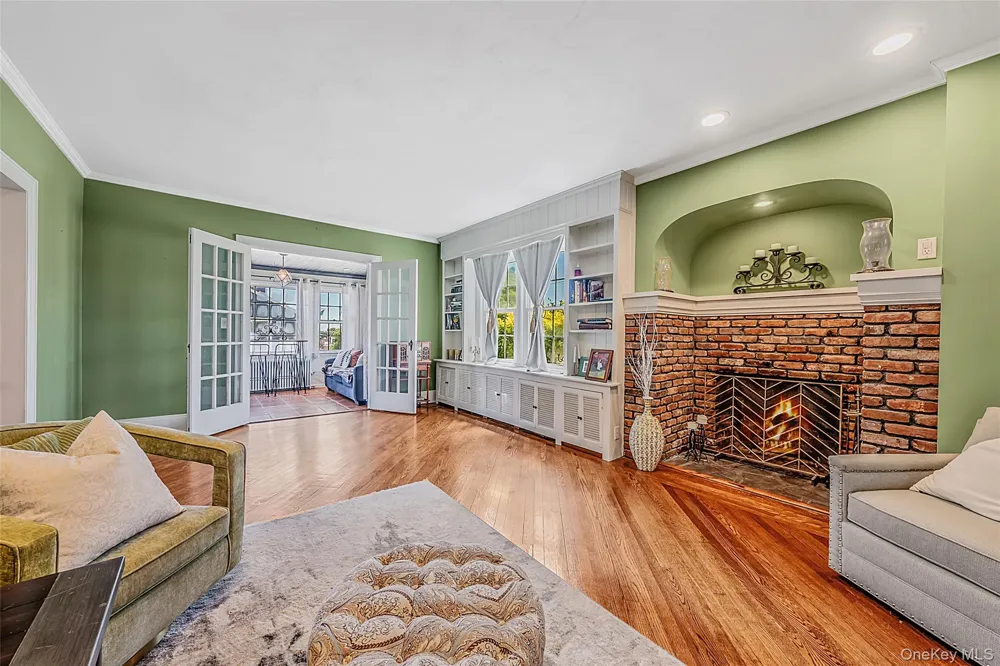 53 Mowbray Avenue Bay Shore, NY 11706