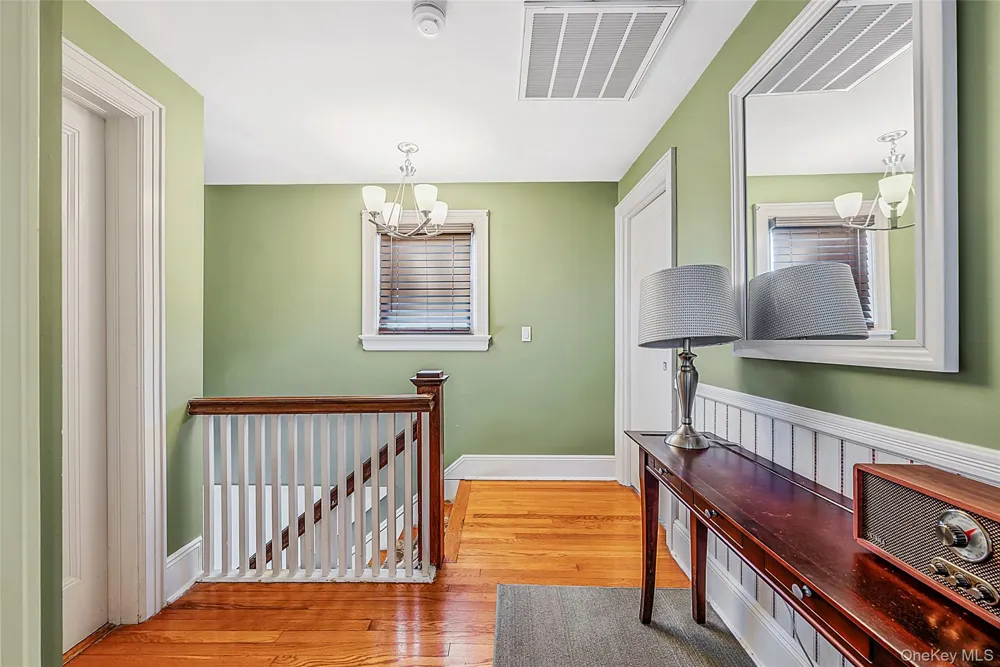 53 Mowbray Avenue Bay Shore, NY 11706