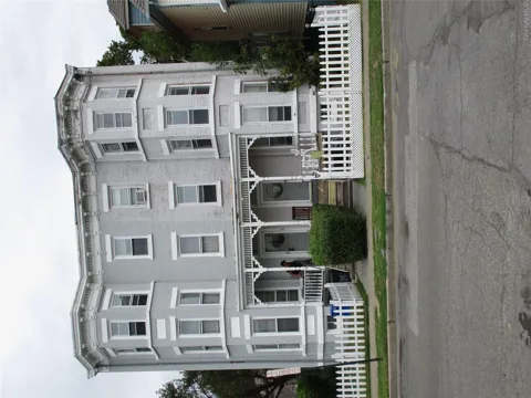 33 Bayview Terrace Unit 1