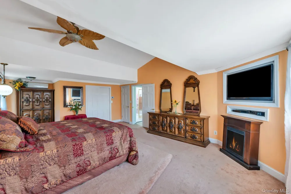 3591 Fiddler Lane Bethpage, NY 11714