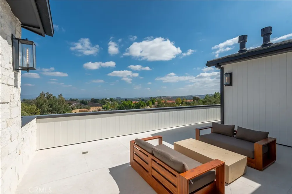 5340 WHITMAN ROAD Hidden Hills, CA 91302