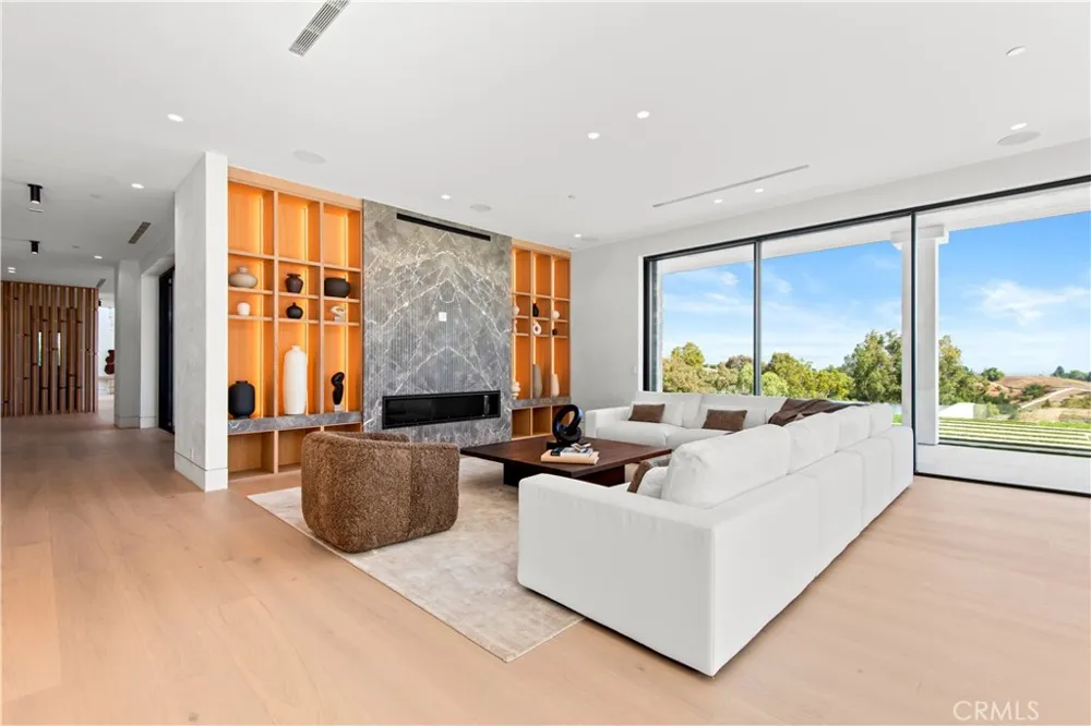 5340 WHITMAN ROAD Hidden Hills, CA 91302