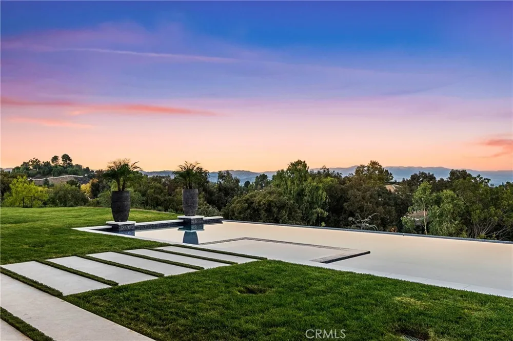 5340 WHITMAN ROAD Hidden Hills, CA 91302
