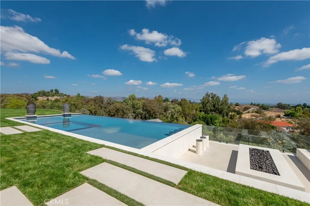 5340 WHITMAN ROAD Hidden Hills, CA 91302