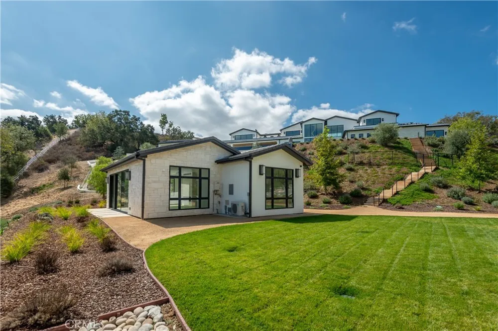 5340 WHITMAN ROAD Hidden Hills, CA 91302
