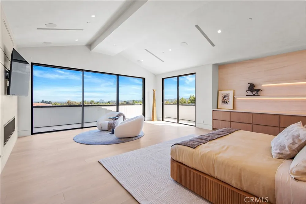 5340 WHITMAN ROAD Hidden Hills, CA 91302