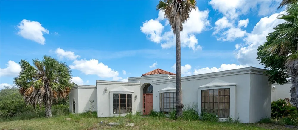643 Pirate Boulevard Sinton, TX 78387